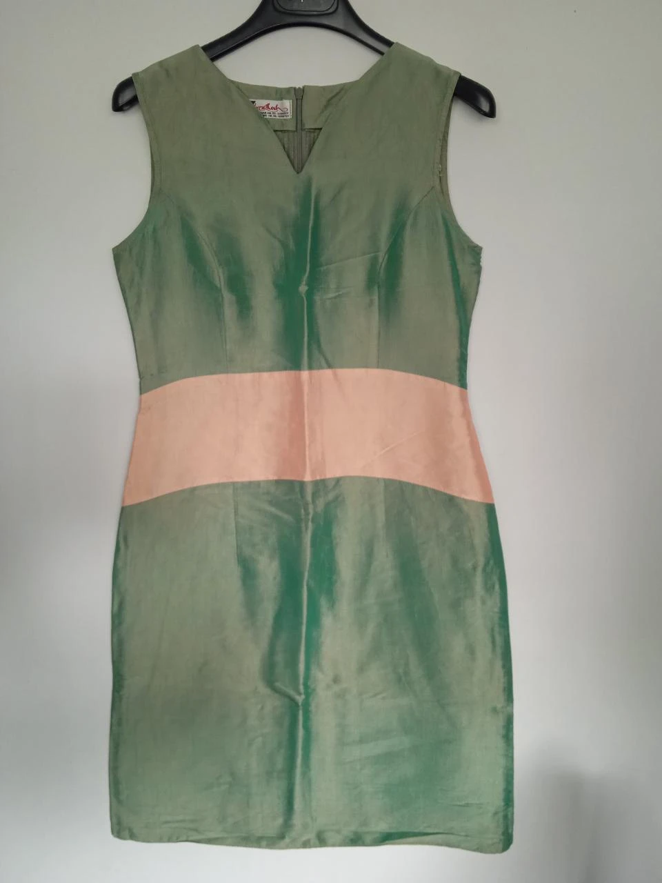 Robe chic verte et saumon à reflets taille 38